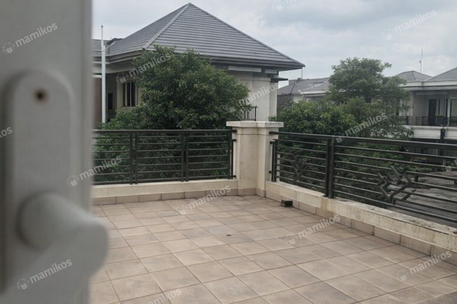 Rumah Sertifikat SHM 3 Kamar Tidur 3 Kamar Mandi Cibubur Jakarta Timur