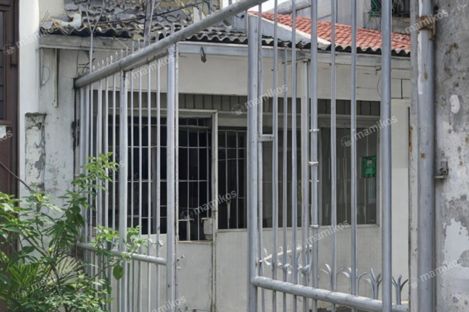 Rumah Sertifikat SHM 4 Kamar Tidur 2 Kamar Mandi Daan Mogot Jakarta Barat