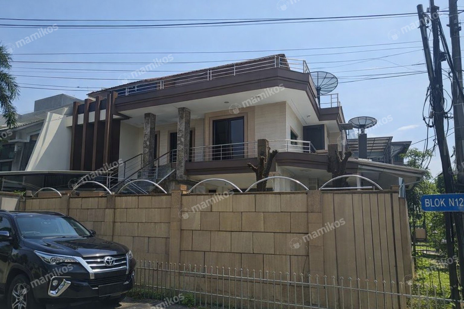 Rumah Sertifikat SHM 4 Kamar Tidur 4 Kamar Mandi Green garden Jakarta Barat