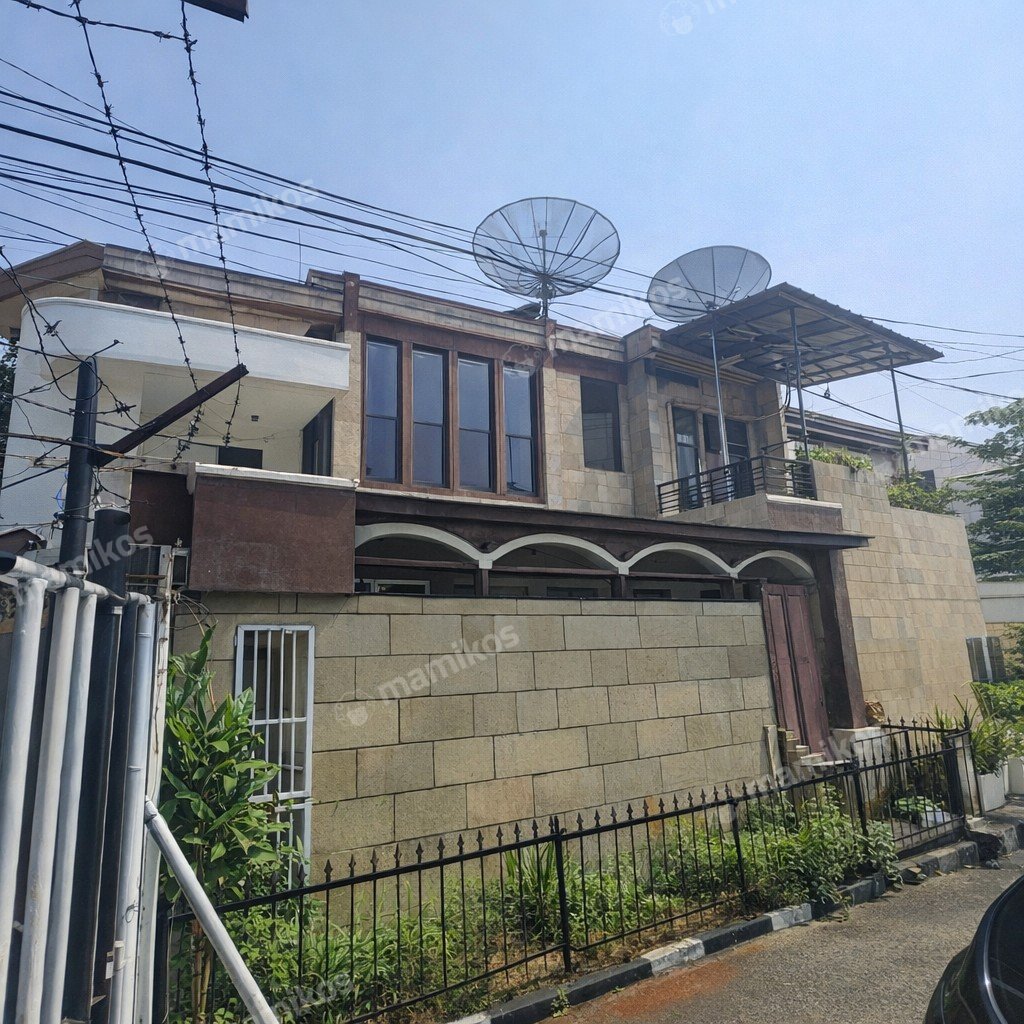 Rumah Sertifikat SHM 4 Kamar Tidur 4 Kamar Mandi Green garden Jakarta Barat - Photo 4