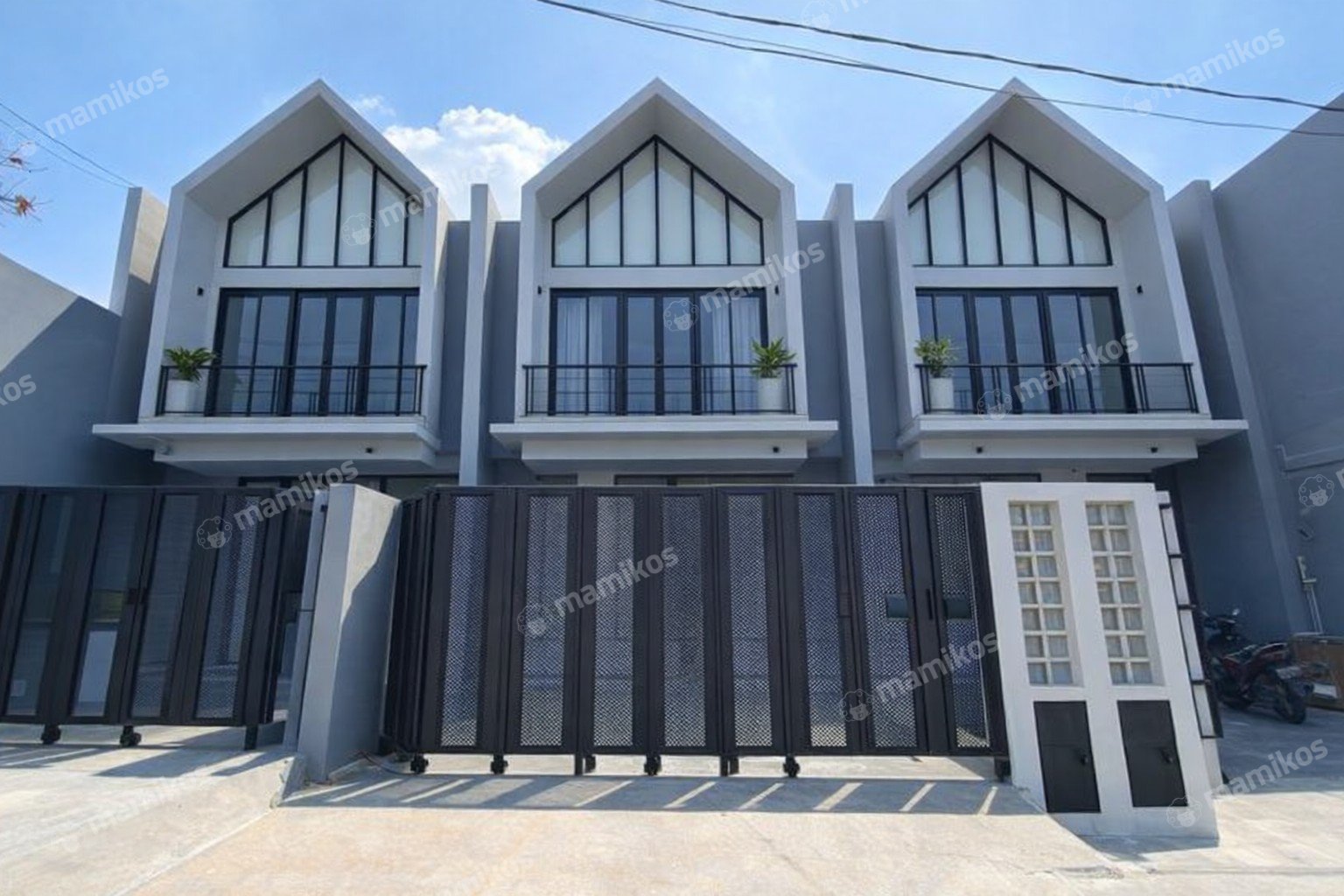 Rumah Sertifikat SHM 3 Kamar Tidur 3 Kamar Mandi Kramat Jati Jakarta Timur