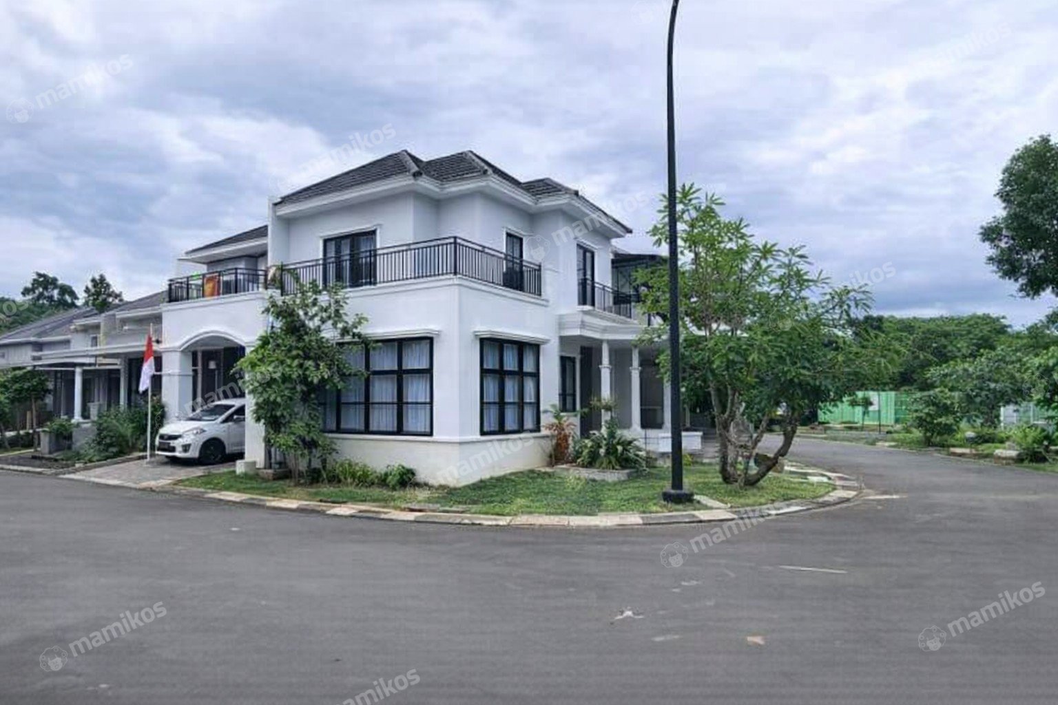 Rumah Sertifikat SHM 3 Kamar Tidur 3 Kamar Mandi Kota Wisata Jakarta Timur