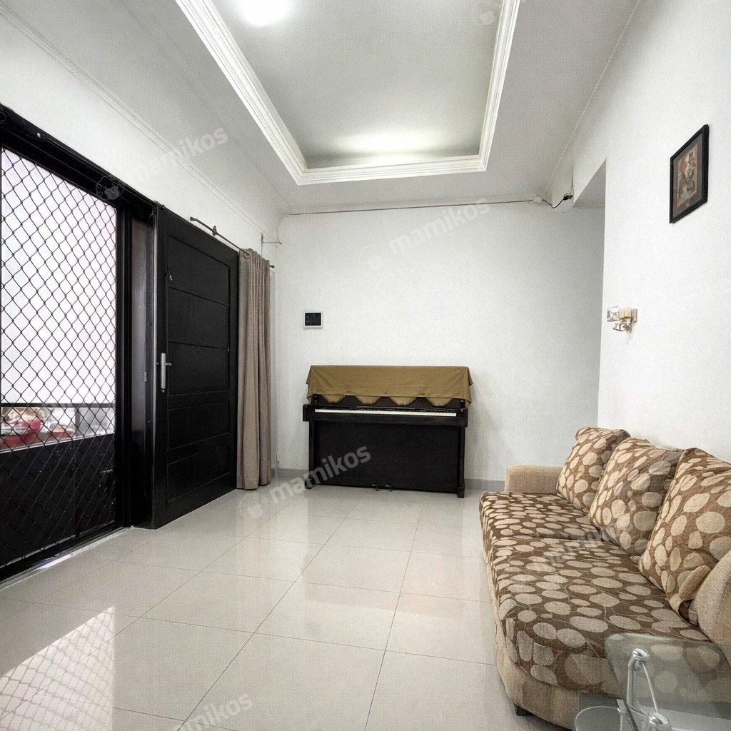 Rumah Sertifikat SHM 4 Kamar Tidur 4 Kamar Mandi Tomang Jakarta Barat - Photo 3