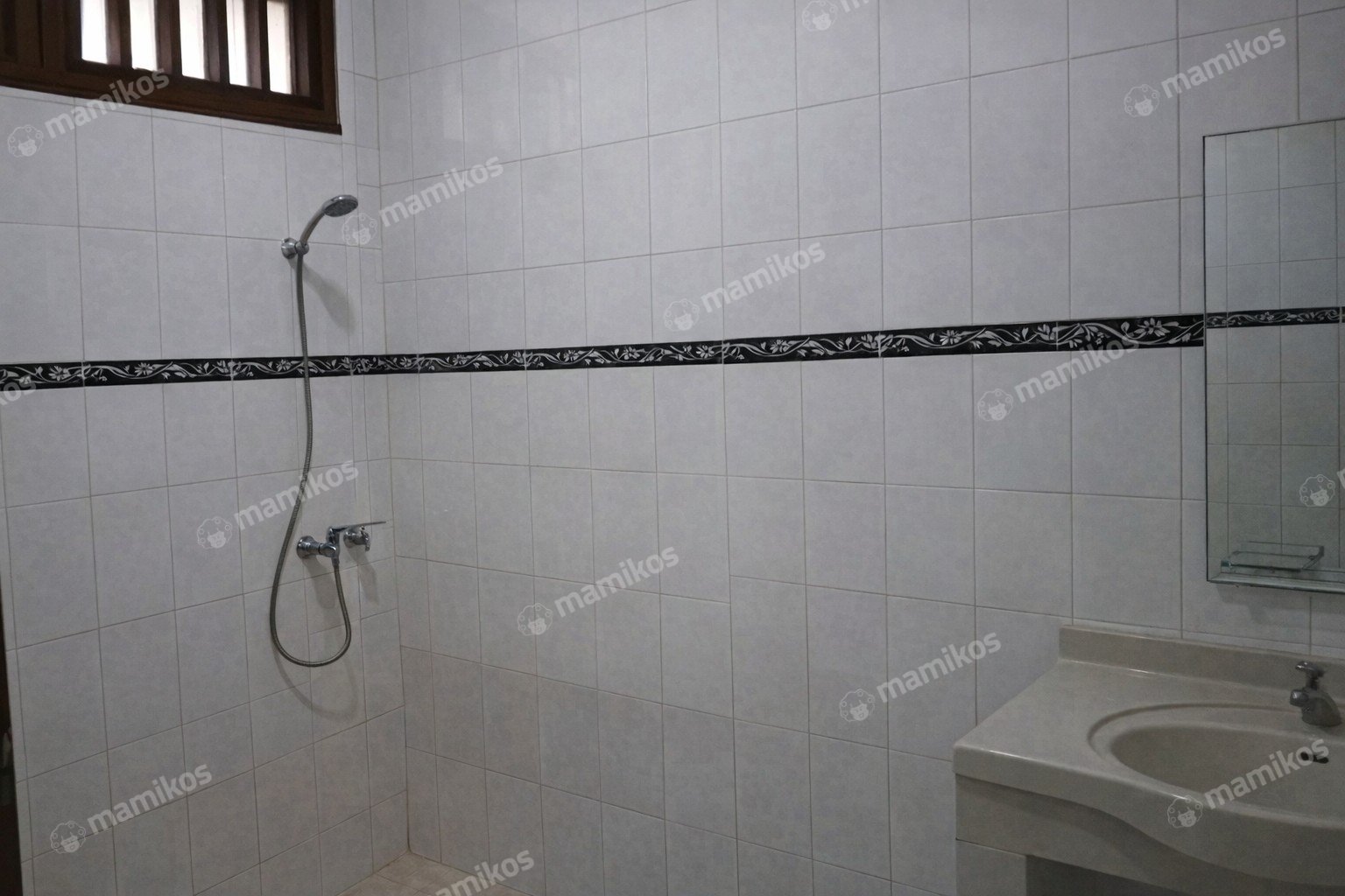 Rumah Sertifikat SHM 4 Kamar Tidur 4 Kamar Mandi Tanah Kusir Jakarta Selatan - Photo 5
