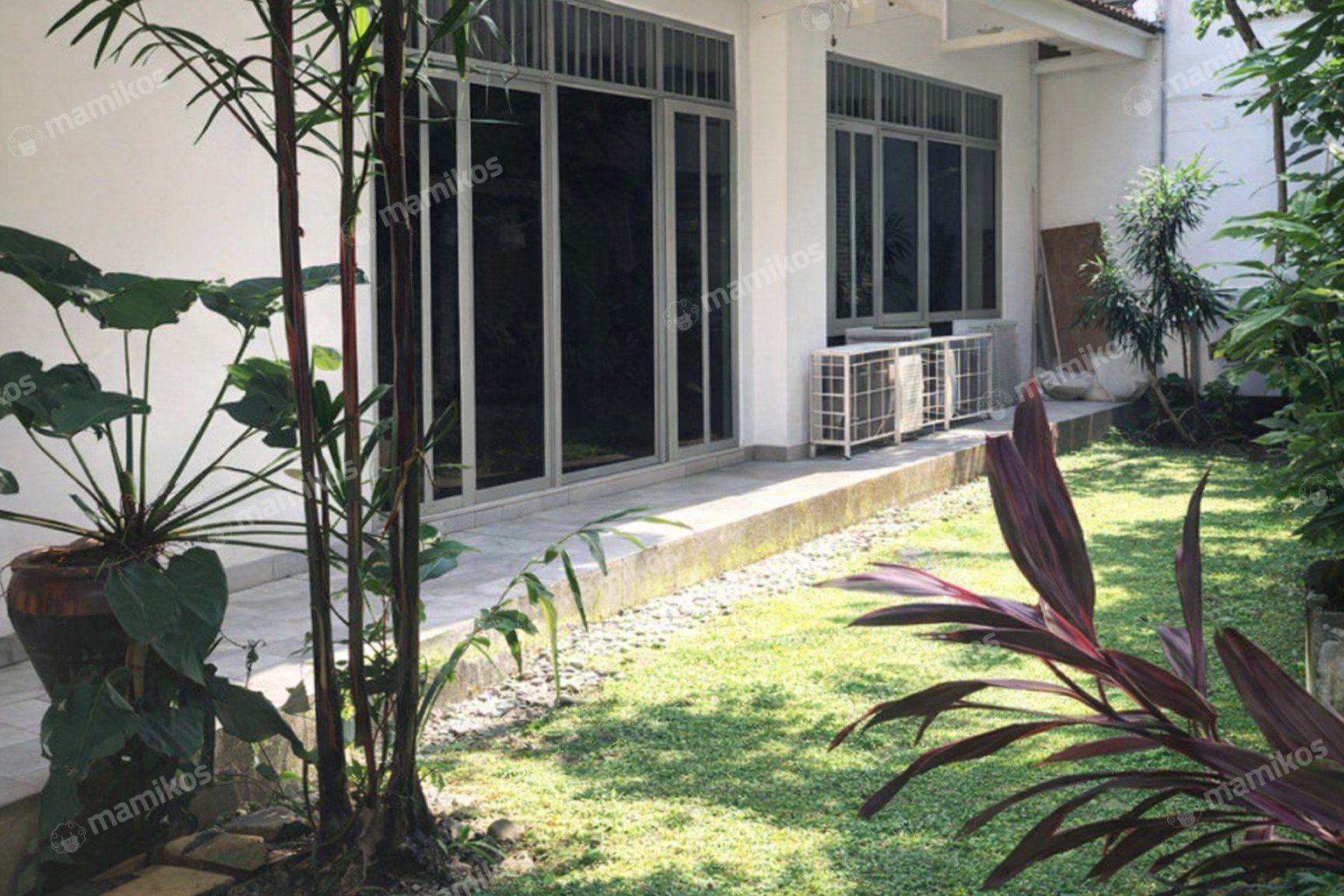 Rumah Sertifikat SHM 9 Kamar Tidur 5 Kamar Mandi Gatot Subroto Jakarta Selatan