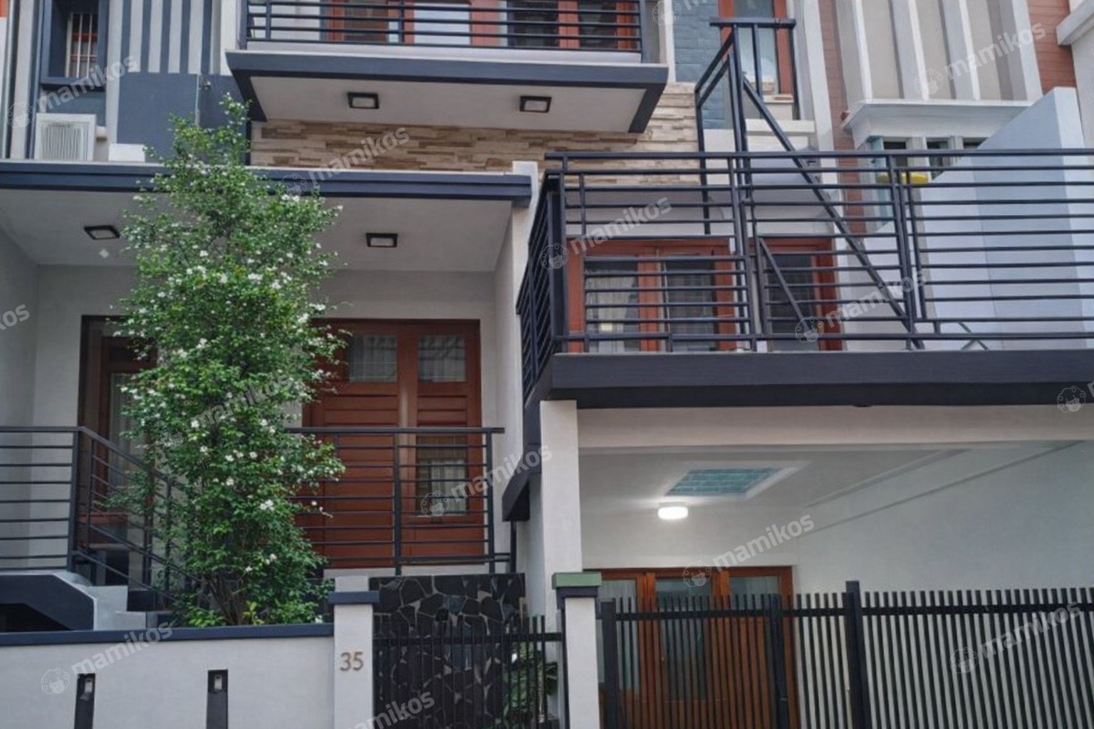 Rumah Sertifikat SHM 7 Kamar Tidur 7 Kamar Mandi Palmerah Jakarta Barat