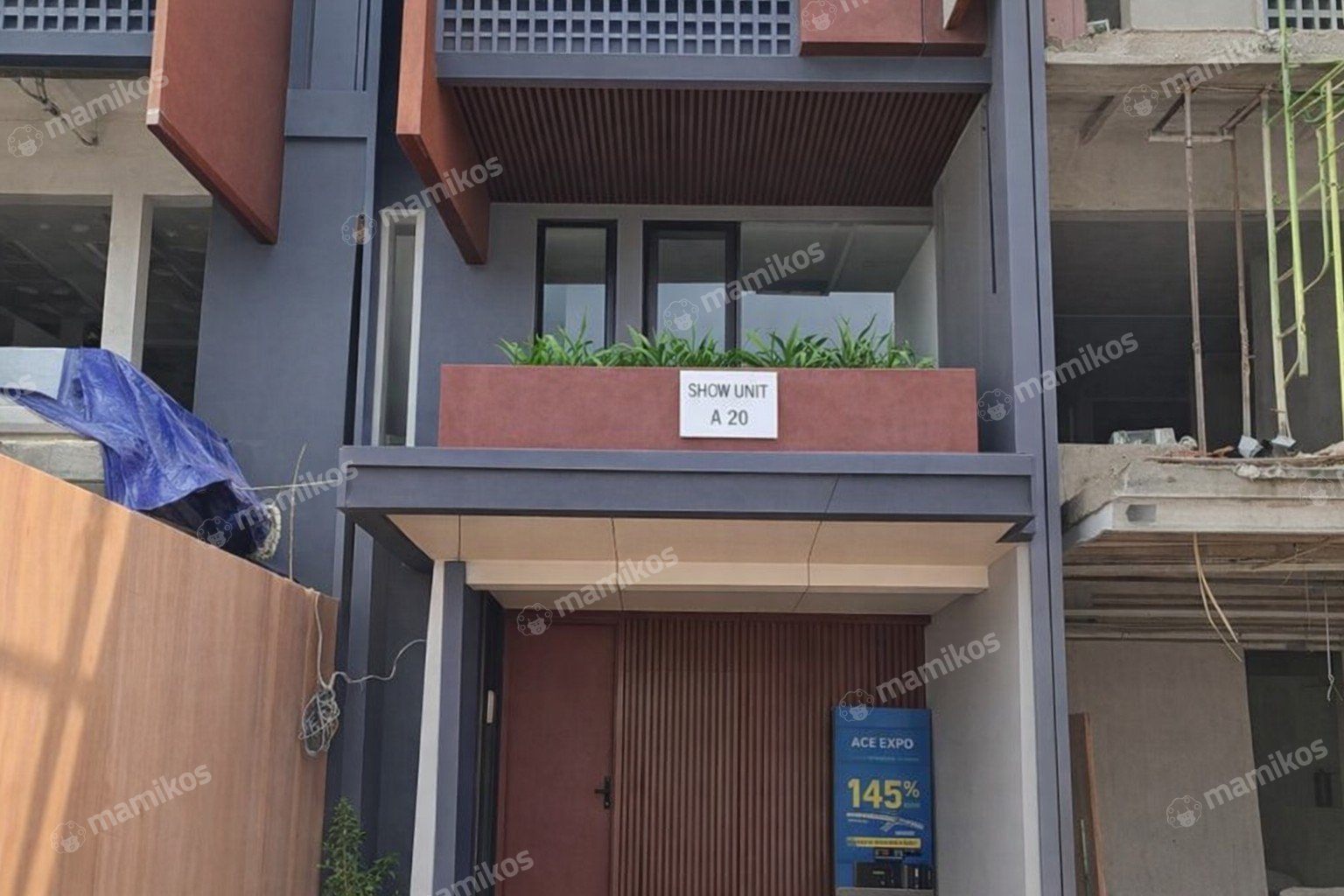 Rumah Sertifikat HGB 4 Kamar Tidur 3 Kamar Mandi Permata Buana Jakarta Barat