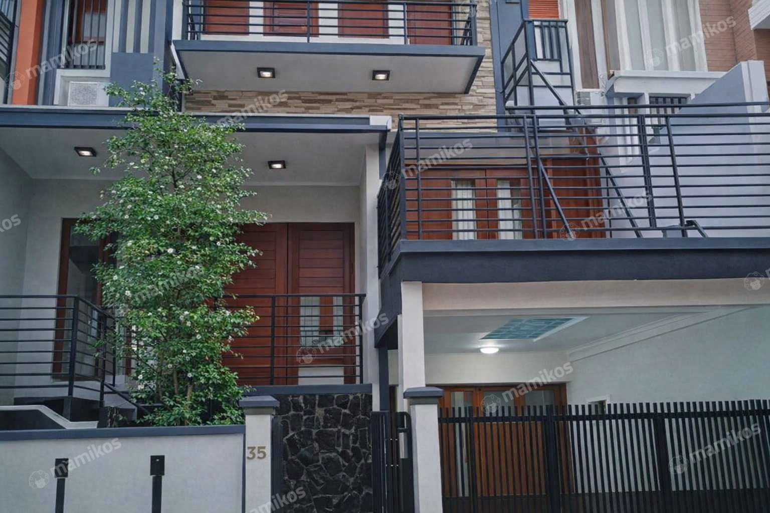 Rumah Sertifikat SHM 7 Kamar Tidur 7 Kamar Mandi Palmerah Jakarta Barat