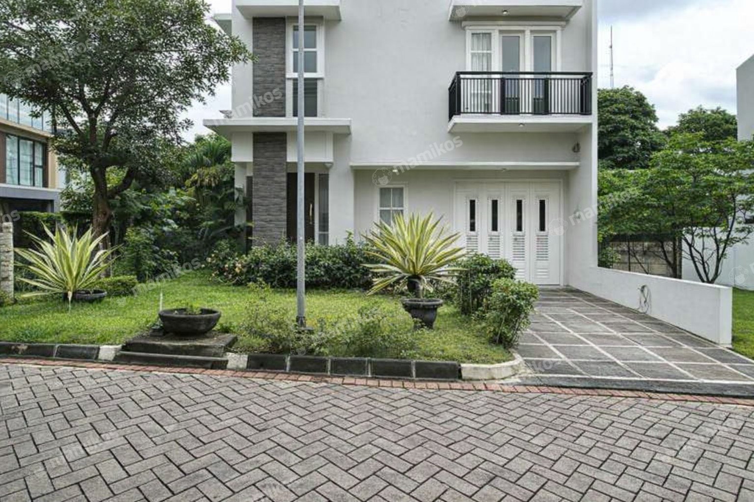 Rumah Sertifikat HGB 3 Kamar Tidur 3 Kamar Mandi Lebak Bulus Jakarta Selatan
