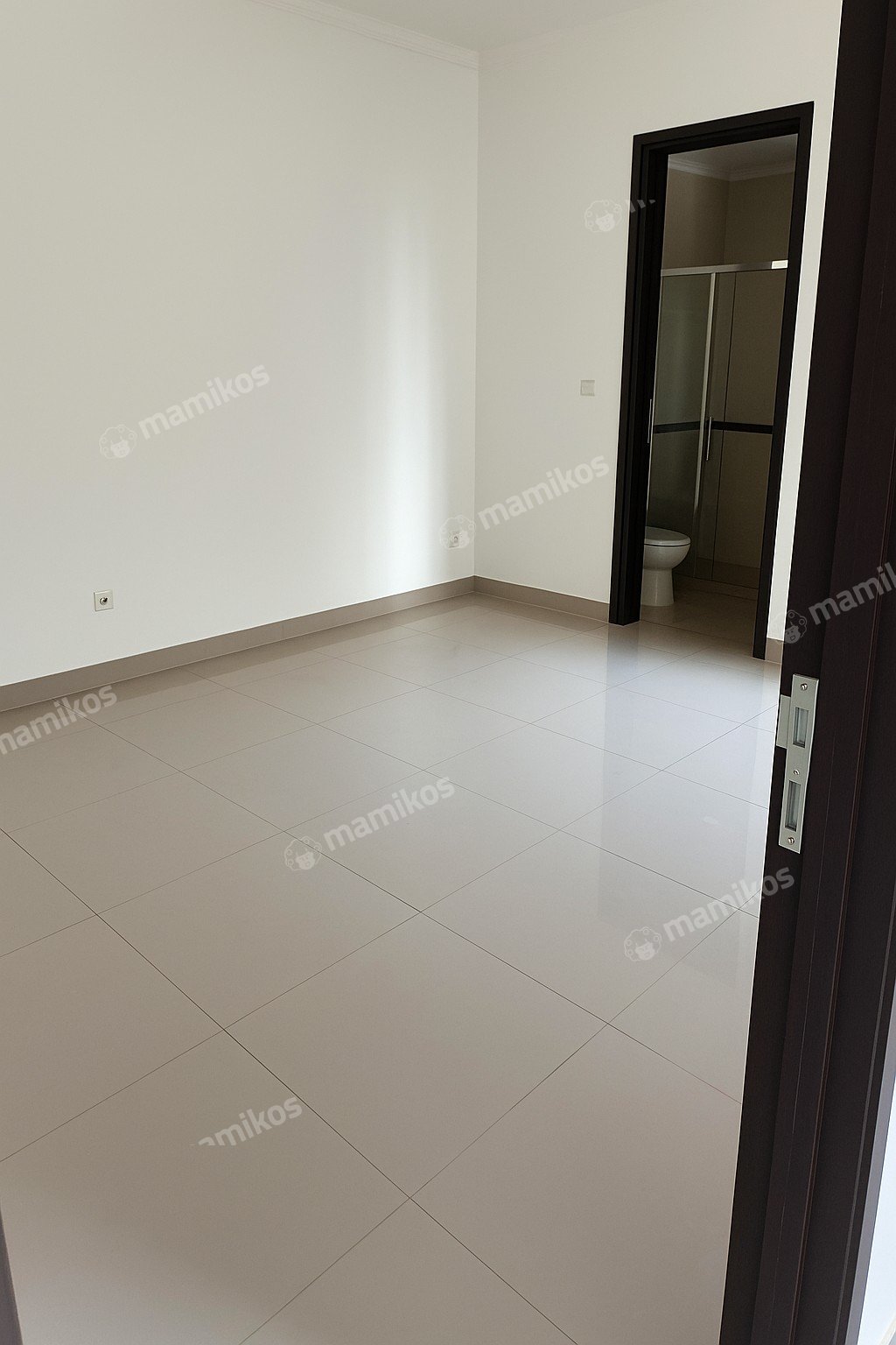 Rumah Sertifikat SHM 4 Kamar Tidur 4 Kamar Mandi Pantai Indah Kapuk 2 Jakarta Utara - Photo 3
