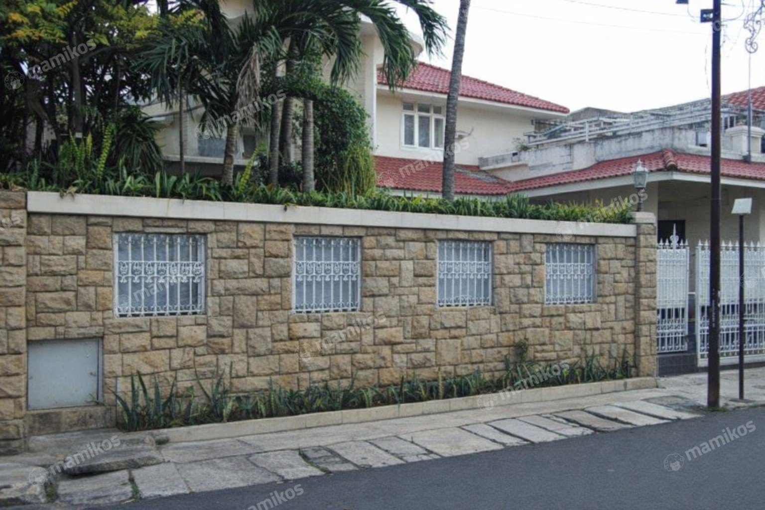 Rumah Sertifikat SHM 5 Kamar Tidur 5 Kamar Mandi Kemanggisan Jakarta Barat