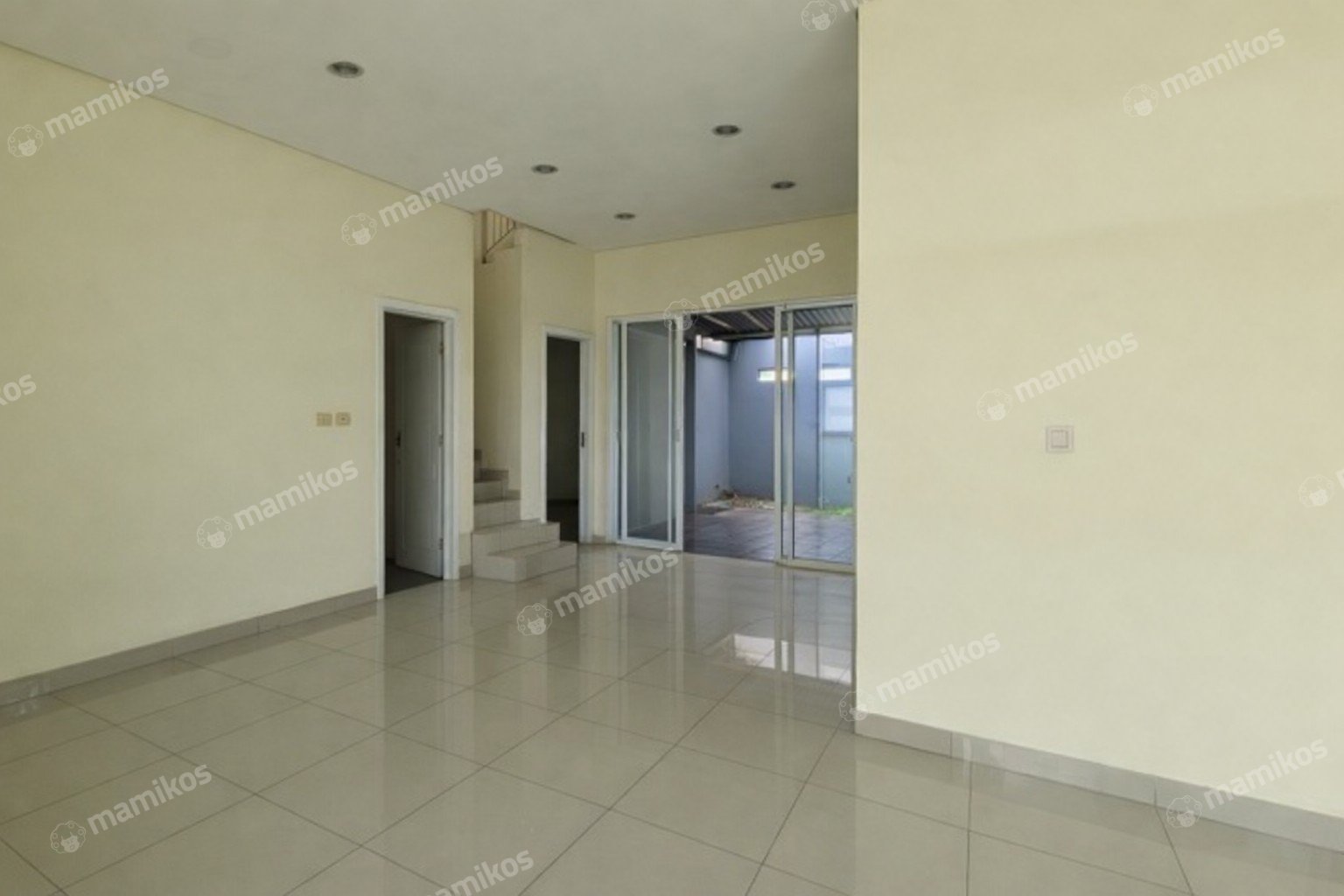 Rumah 4KT 4KM Green Lake City Jakarta Barat