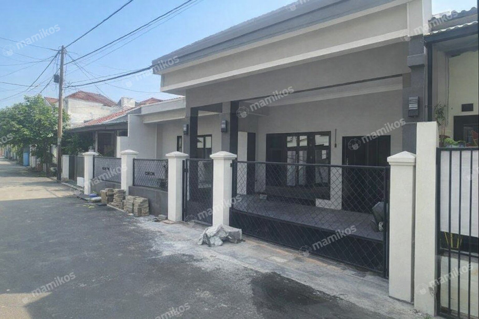 Rumah Sertifikat SHM 4 Kamar Tidur 2 Kamar Mandi Jatiwaringin Jakarta Timur