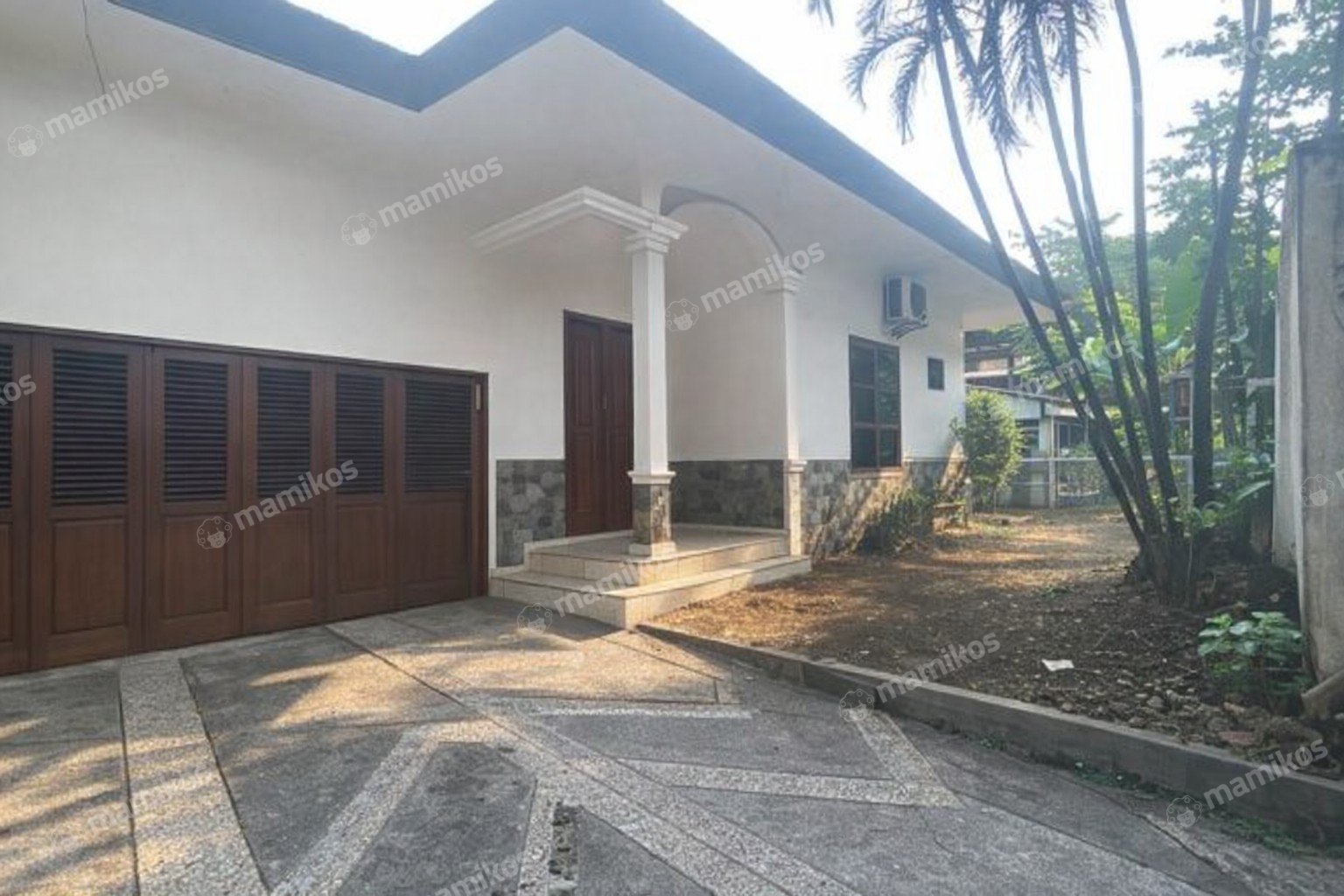 Rumah Sertifikat SHM 4 Kamar Tidur 3 Kamar Mandi Kemang Jakarta Selatan