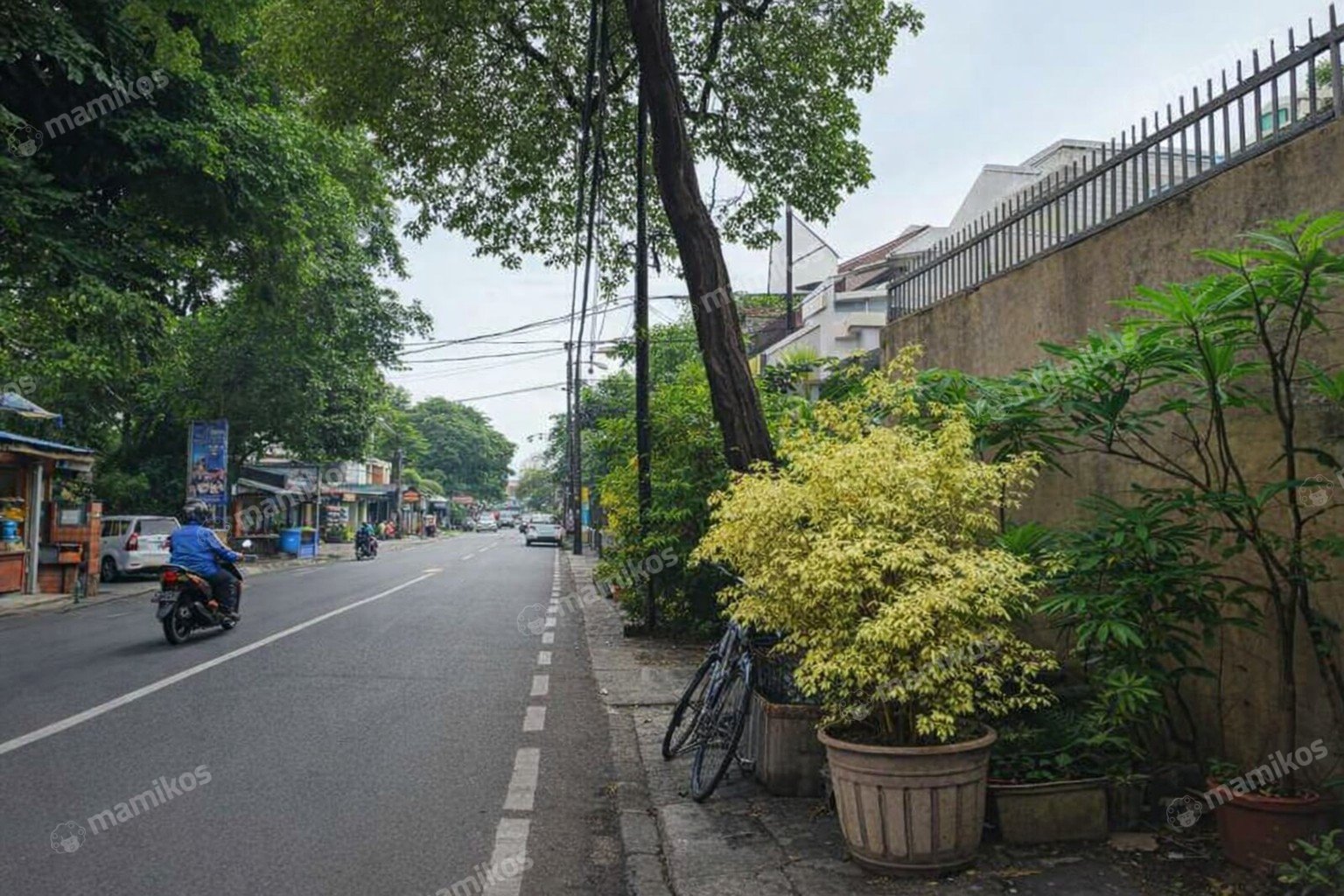Rumah Sertifikat SHM 6 Kamar Tidur 3 Kamar Mandi Pulo Gadung Jakarta Timur - Photo 2