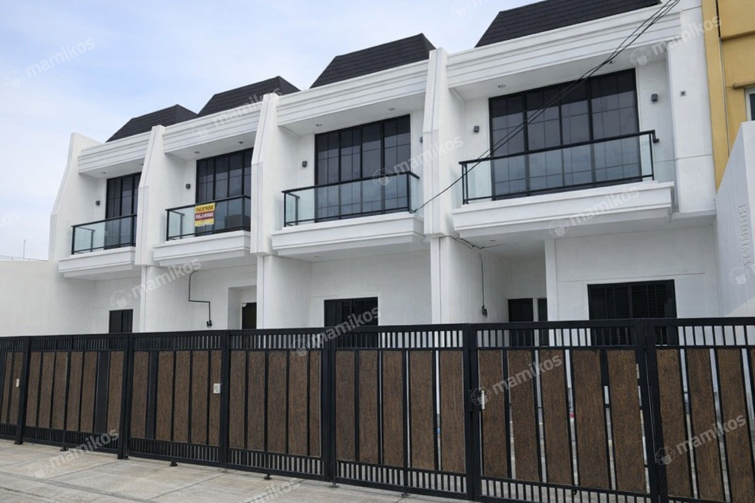 Rumah Sertifikat SHM 4 Kamar Tidur 3 Kamar Mandi Meruya Jakarta Barat
