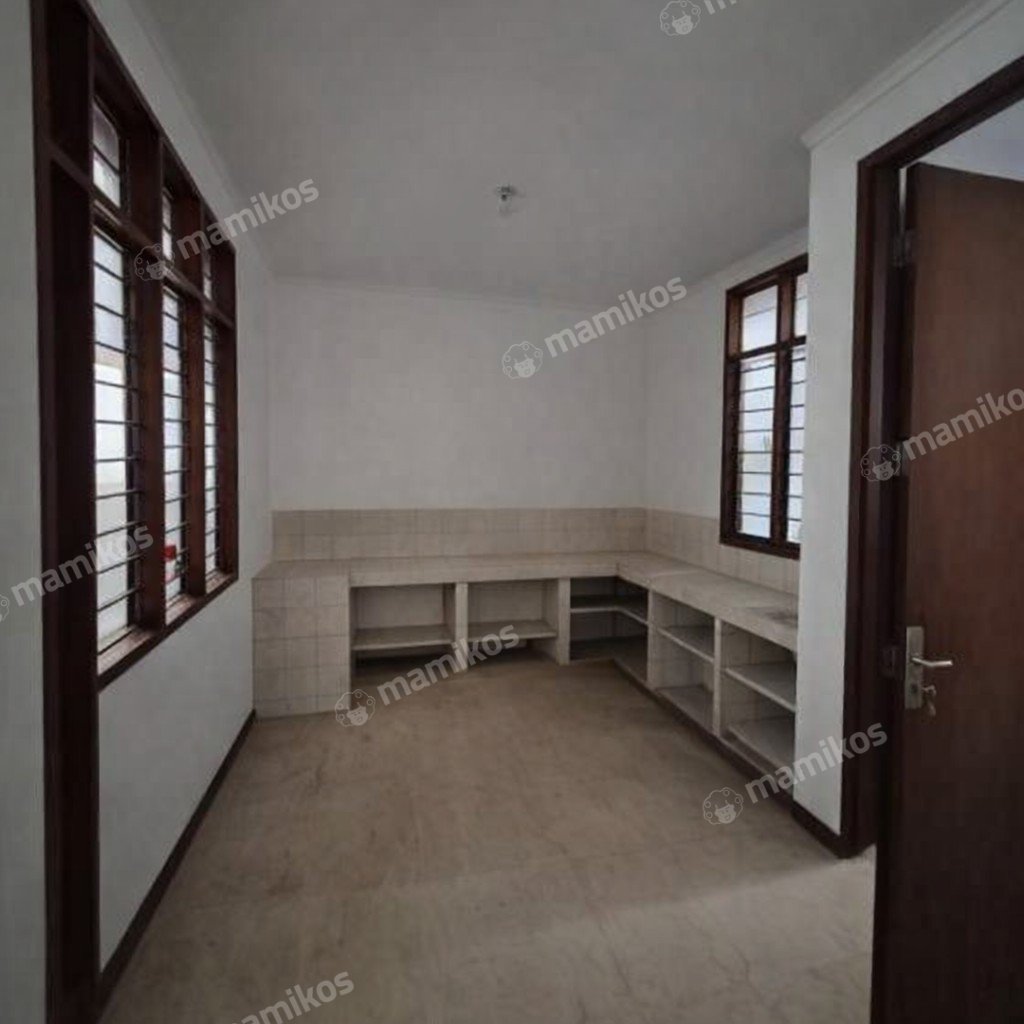 Rumah Sertifikat SHM 3 Kamar Tidur 3 Kamar Mandi Joglo Jakarta Barat - Photo 4