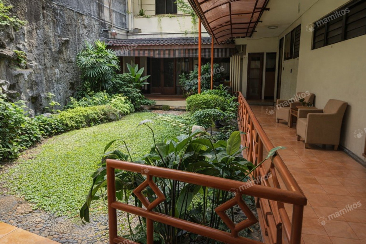 Rumah Sertifikat SHM 6 Kamar Tidur 2 Kamar Mandi Simprug Jakarta Selatan