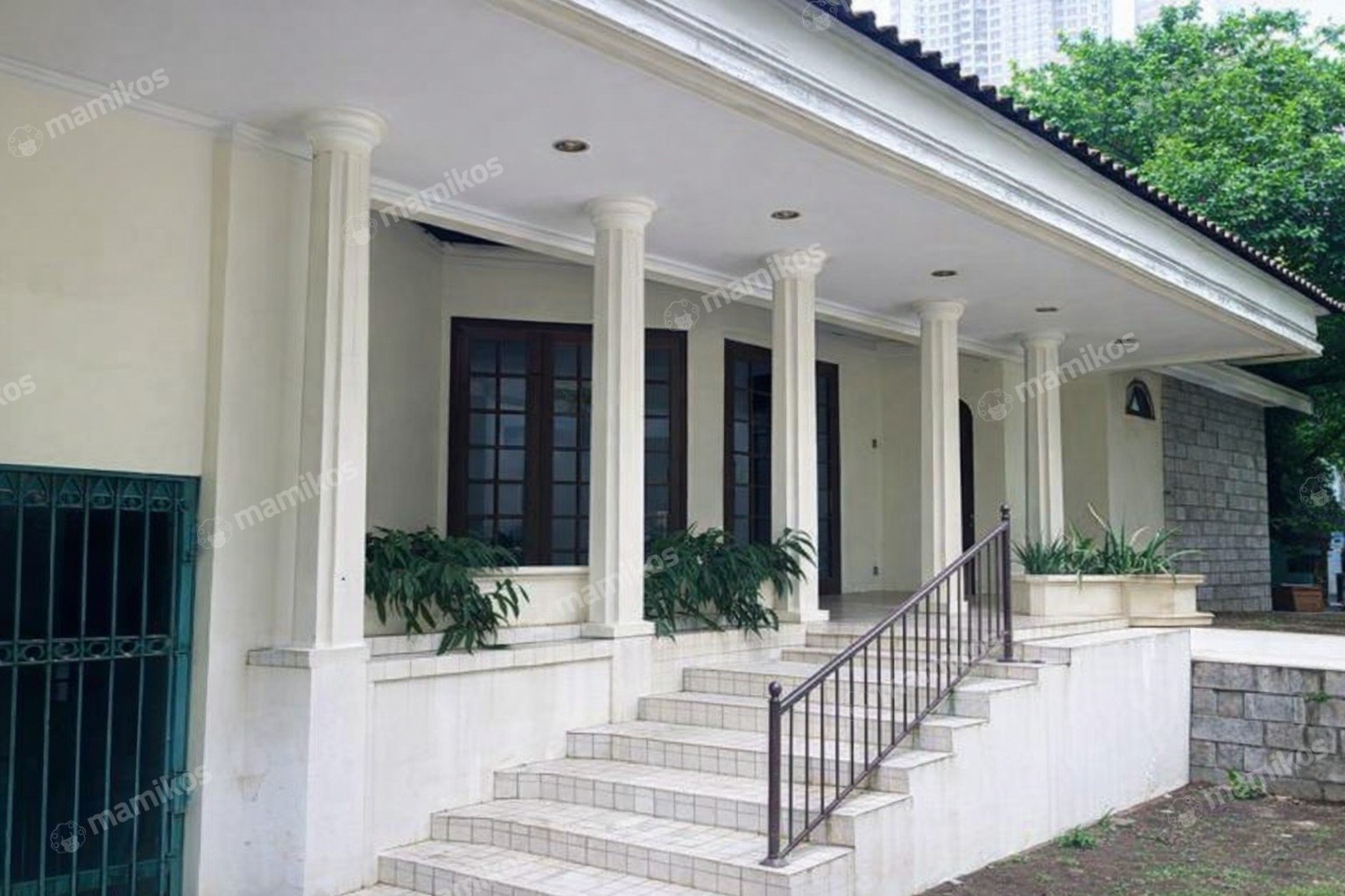 Rumah Sertifikat SHM 6 Kamar Tidur 5 Kamar Mandi Kuningan Jakarta Selatan