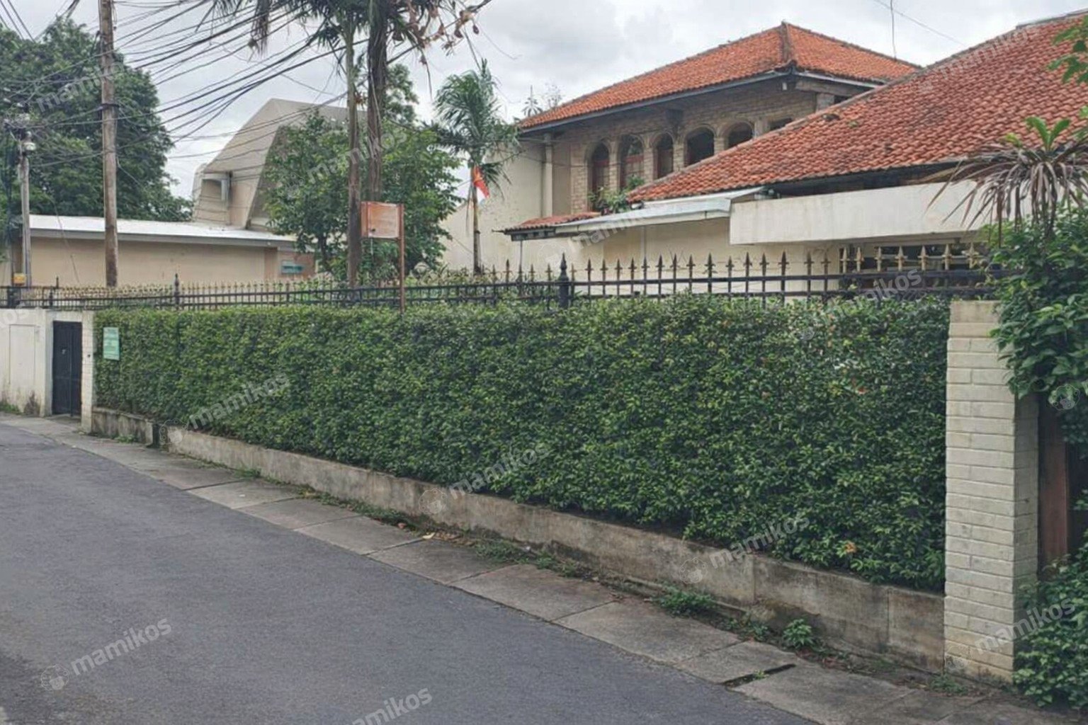 Rumah Sertifikat SHM 5 Kamar Tidur 4 Kamar Mandi Pondok Labu Jakarta Selatan