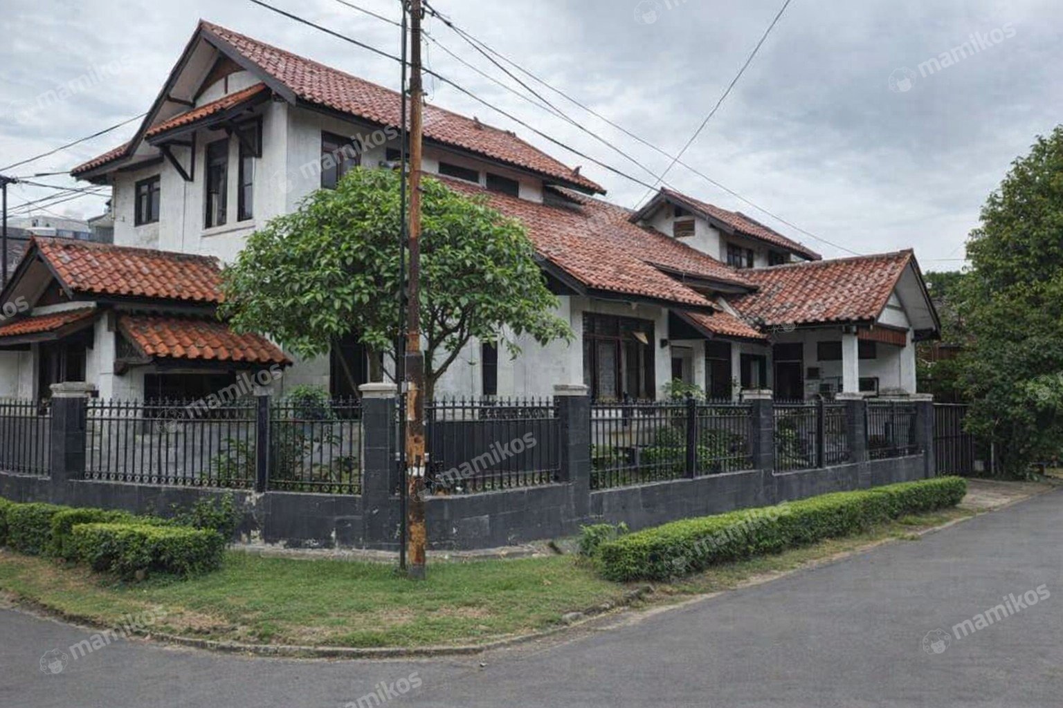 Rumah Sertifikat SHM 3 Kamar Tidur 3 Kamar Mandi Kramat Jati Jakarta Timur - Photo 2