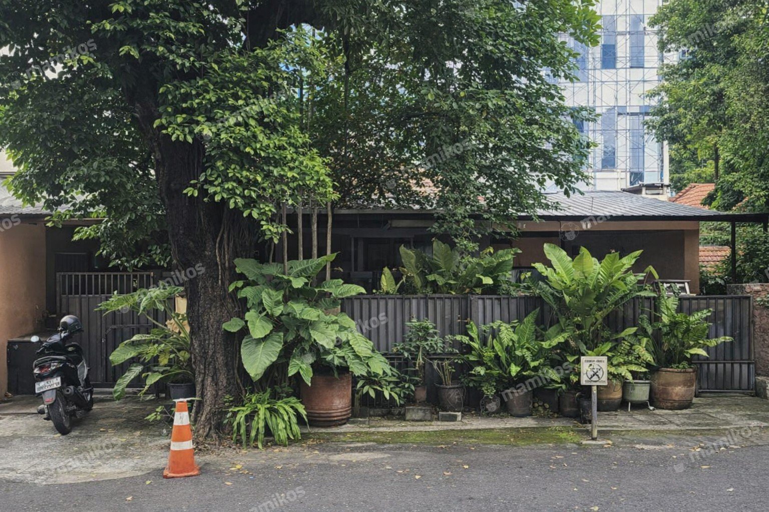 Rumah Sertifikat SHM 4 Kamar Tidur 2 Kamar Mandi Kebayoran Baru Jakarta Selatan