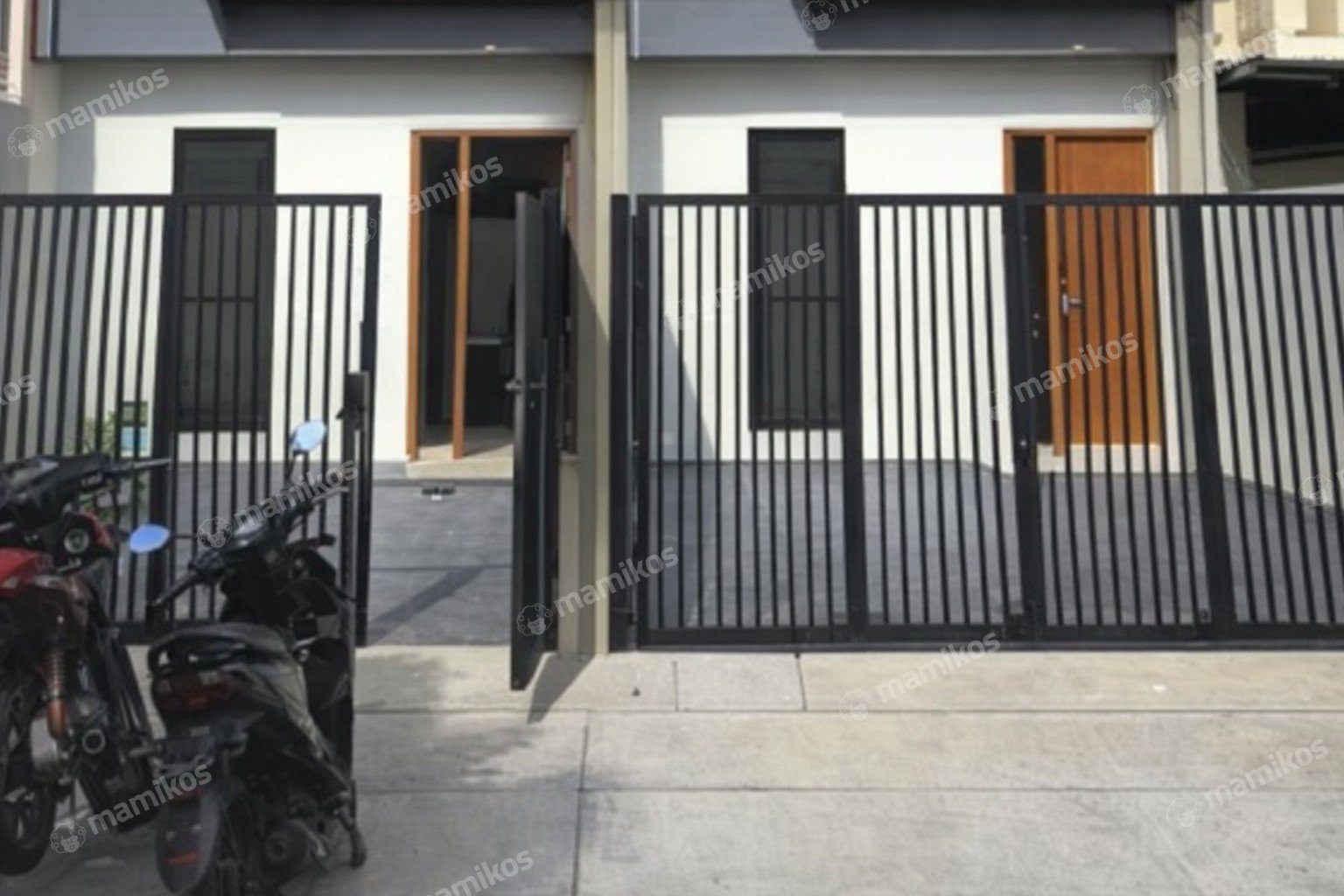 Rumah 3 Kamar Tidur 3 Kamar Mandi 2 Lantai Meruya Jakarta Barat
