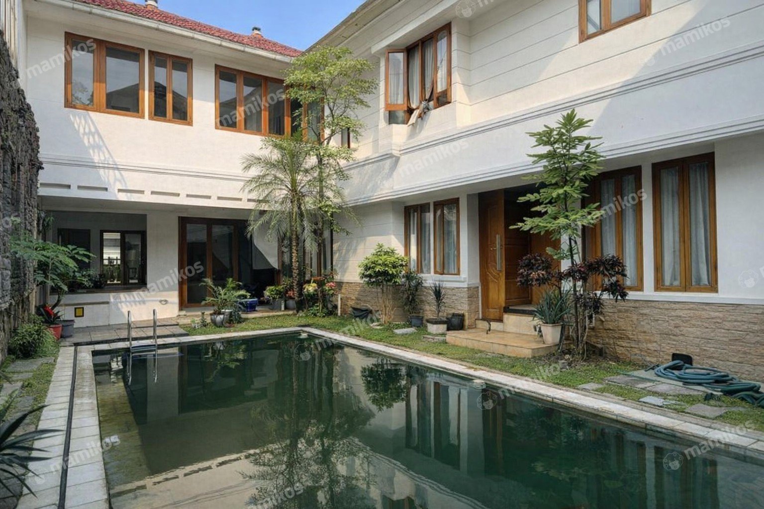 Rumah Sertifikat SHM 4 Kamar Tidur 3 Kamar Mandi Pondok Indah Jakarta Selatan