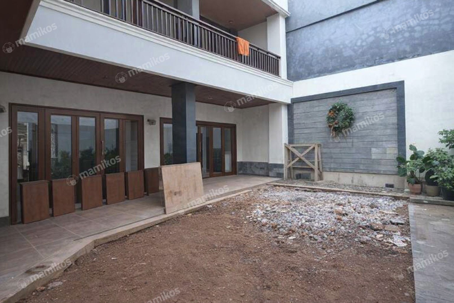 Rumah Sertifikat SHM 6 Kamar Tidur 5 Kamar Mandi Lebak Bulus Jakarta Selatan - Photo 3