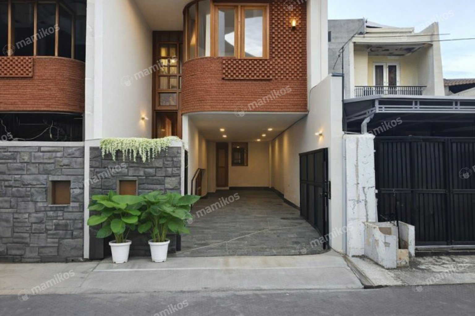 Rumah Sertifikat SHM 5 Kamar Tidur 5 Kamar Mandi Rawamangun Jakarta Timur