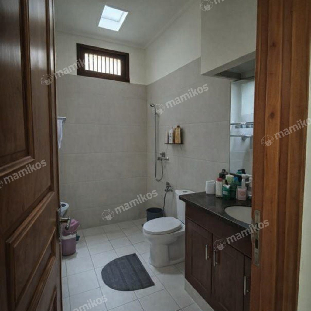 Rumah Sertifikat SHM 4 Kamar Tidur 3 Kamar Mandi Kebayoran Baru Jakarta Selatan - Photo 4