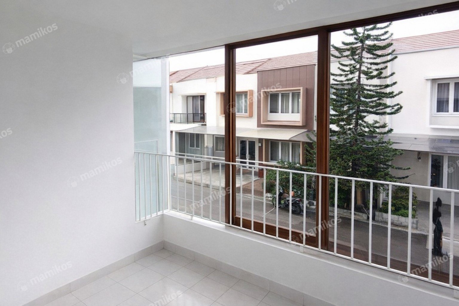 Rumah Sertifikat SHM 4 Kamar Tidur 3 Kamar Mandi Jakarta Garden City Jakarta Timur - Photo 2