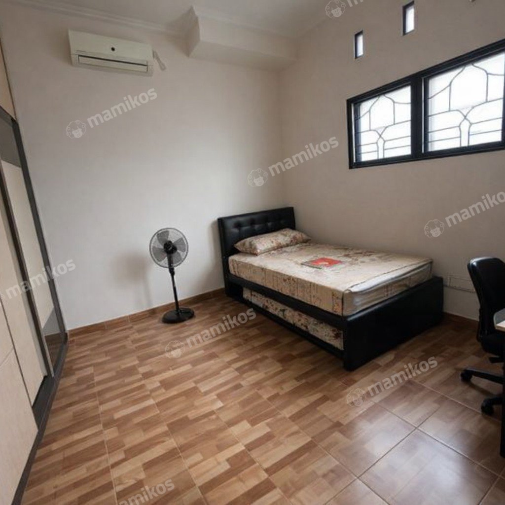 Rumah Sertifikat SHM 18 Kamar Tidur 11 Kamar Mandi Kembangan Jakarta Barat - Photo 5