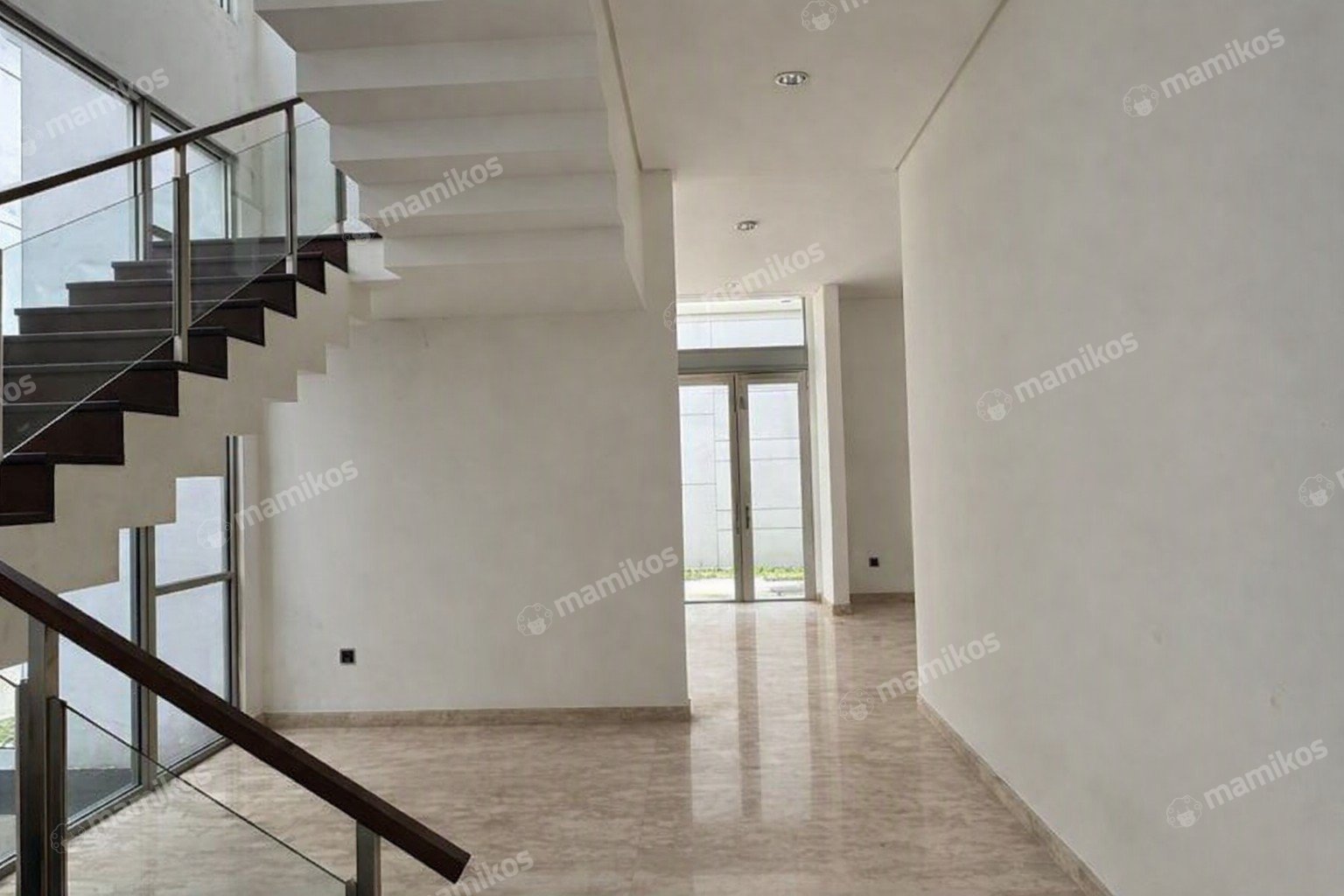 Rumah Sertifikat SHM 4 Kamar Tidur 4 Kamar Mandi Golf Island Jakarta Utara