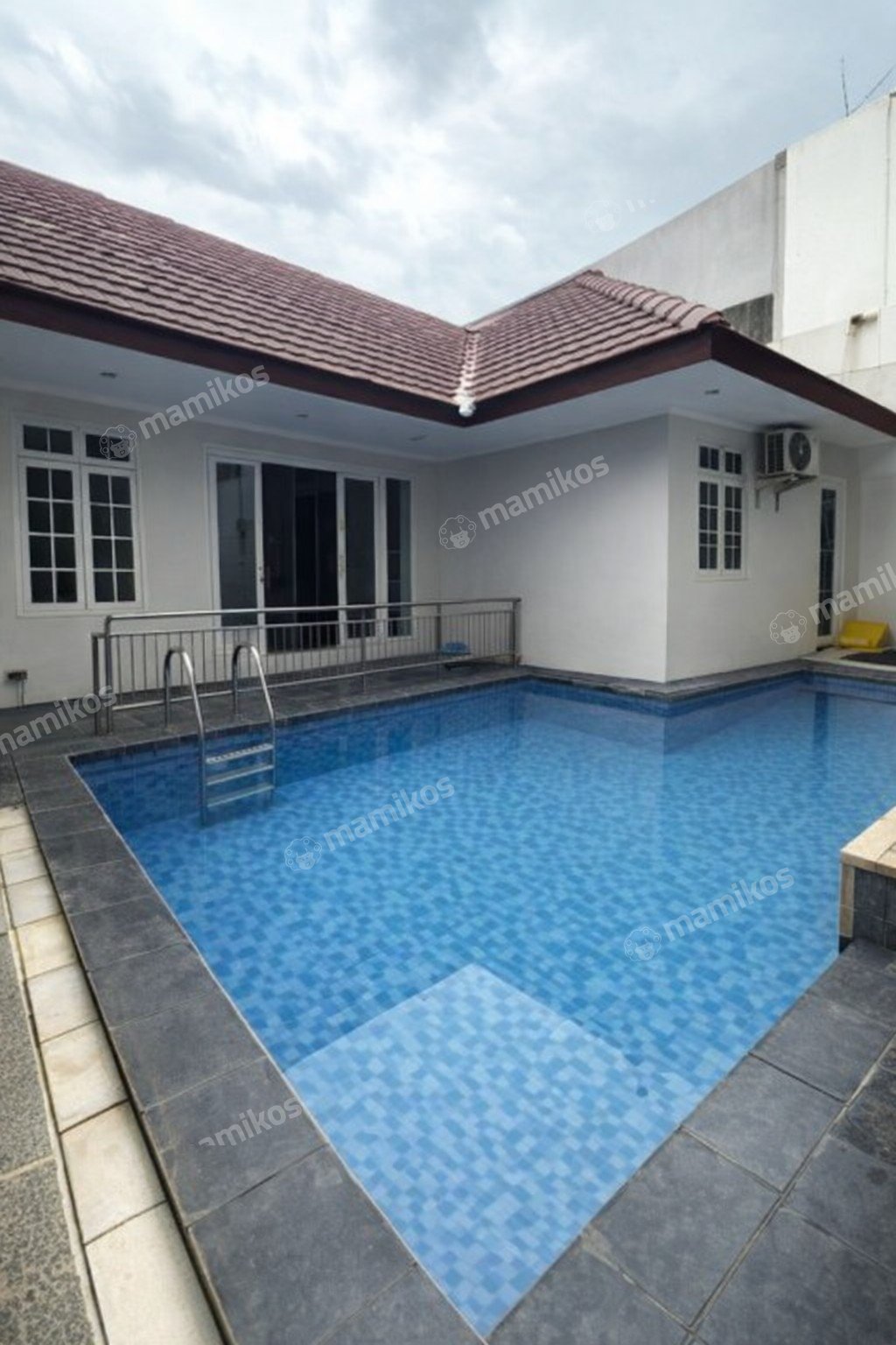 Rumah Sertifikat SHM 4 Kamar Tidur 3 Kamar Mandi Kemang Jakarta Selatan - Photo 2