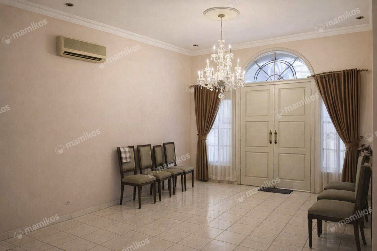 Rumah Sertifikat SHM 5 Kamar Tidur 4 Kamar Mandi Kota Wisata Jakarta Timur - Photo 2