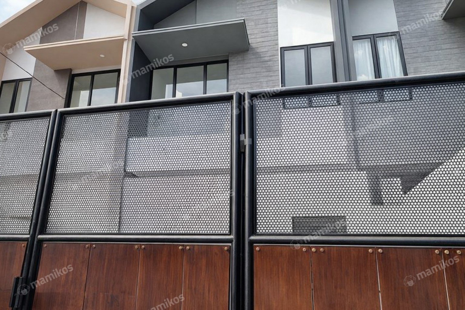 Rumah Sertifikat SHM 3 Kamar Tidur 3 Kamar Mandi Permata Buana Jakarta Barat