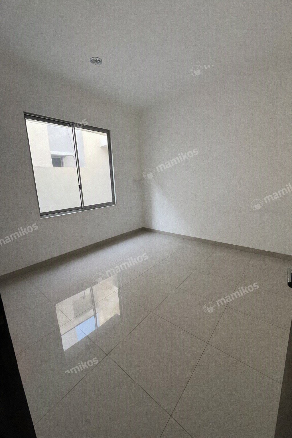 Rumah Sertifikat HGB 3 Kamar Tidur 3 Kamar Mandi Pantai Indah Kapuk 2 Jakarta Utara - Photo 4
