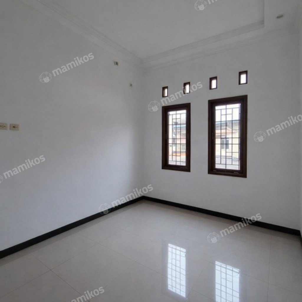 Rumah Sertifikat SHM 4 Kamar Tidur 3 Kamar Mandi Kramat Jati Jakarta Timur - Photo 2