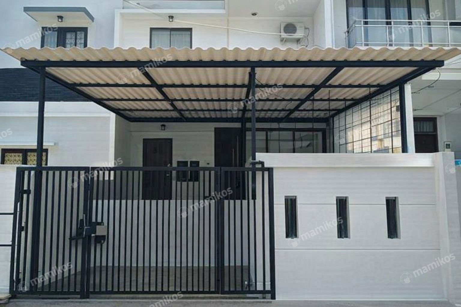 Rumah Sertifikat SHM 4 Kamar Tidur 4 Kamar Mandi Green Ville Jakarta Barat