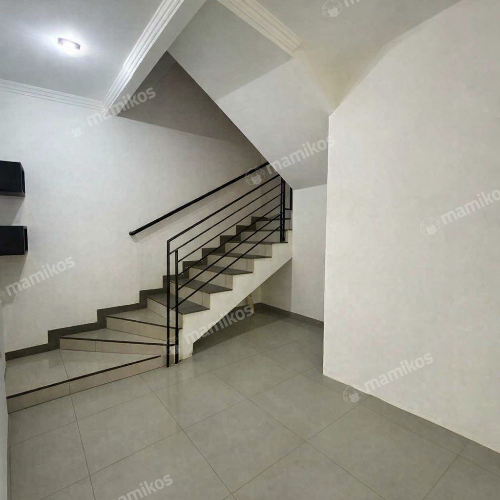 Rumah Sertifikat SHM 4 Kamar Tidur 4 Kamar Mandi Green Ville Jakarta Barat - Photo 3