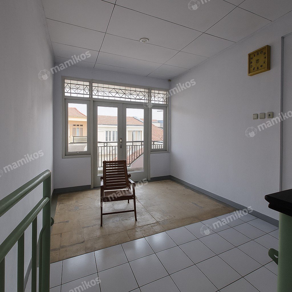 Rumah Sertifikat SHM 4 Kamar Tidur 3 Kamar Mandi Taman Palem Jakarta Barat - Photo 2