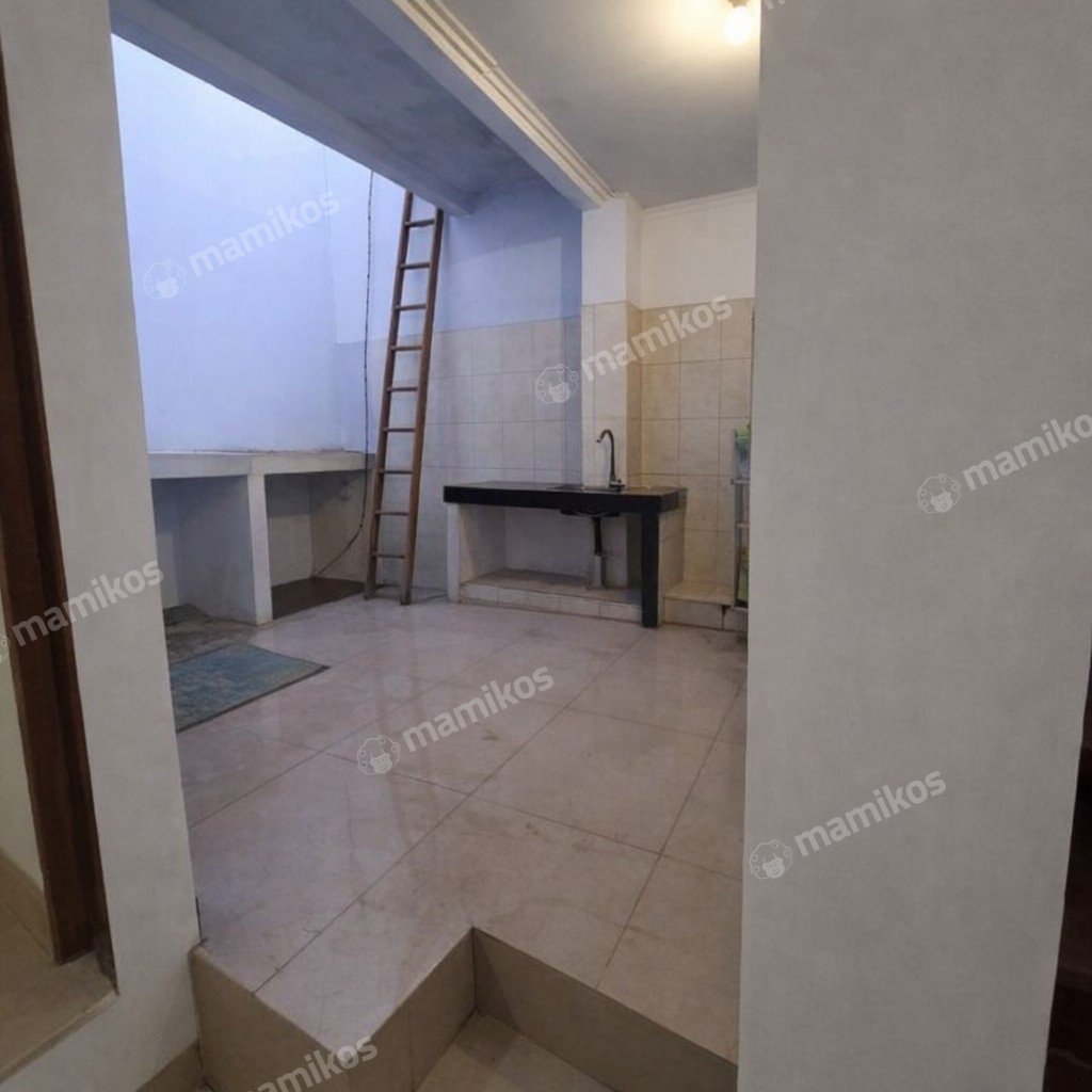 Rumah Sertifikat SHM 4 Kamar Tidur 3 Kamar Mandi Taman Palem Jakarta Barat - Photo 4
