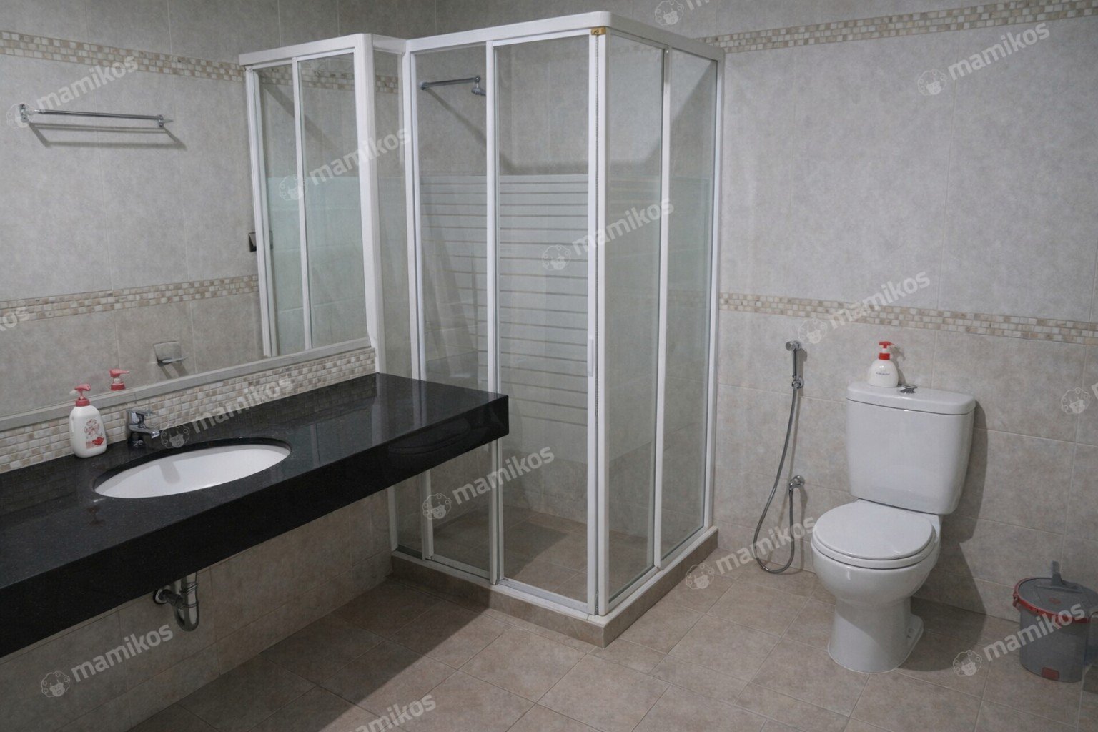Rumah Sertifikat SHM 5 Kamar Tidur 5 Kamar Mandi Raffles Hills Jakarta Timur - Photo 2