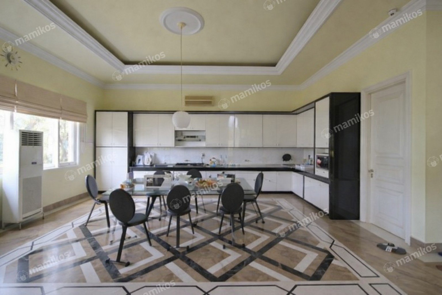 Rumah Sertifikat HGB 4 Kamar Tidur 7 Kamar Mandi Pantai Indah Kapuk Jakarta Utara - Photo 2