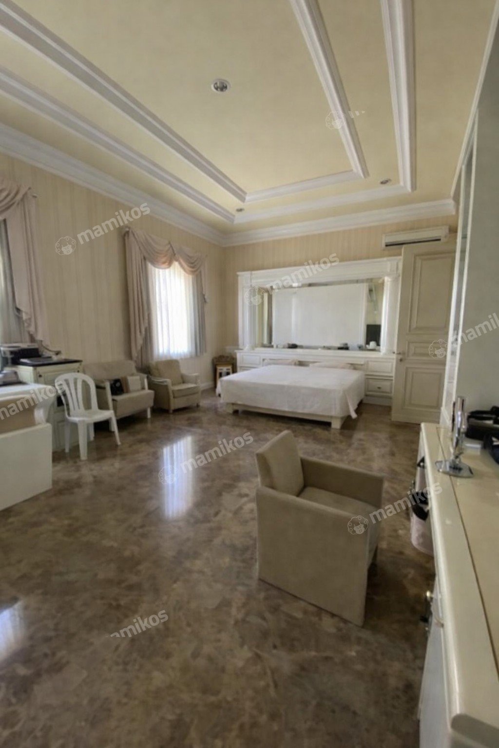Rumah Sertifikat HGB 4 Kamar Tidur 7 Kamar Mandi Pantai Indah Kapuk Jakarta Utara - Photo 5