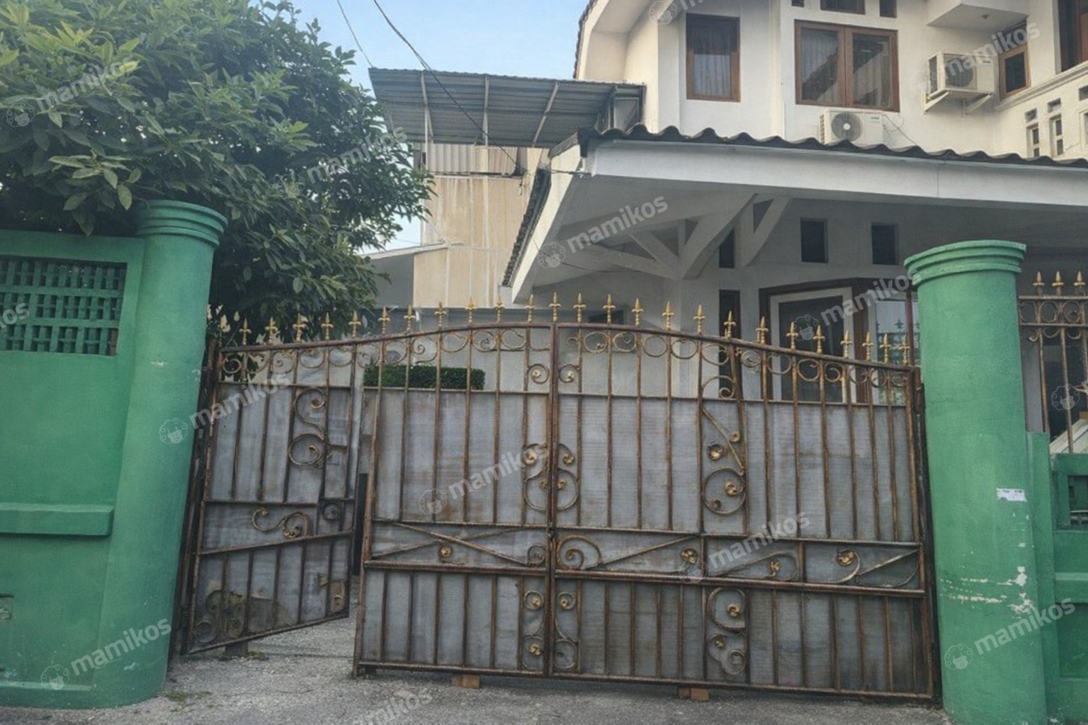 Rumah Sertifikat SHM 5 Kamar Tidur 4 Kamar Mandi Utan Kayu Jakarta Timur
