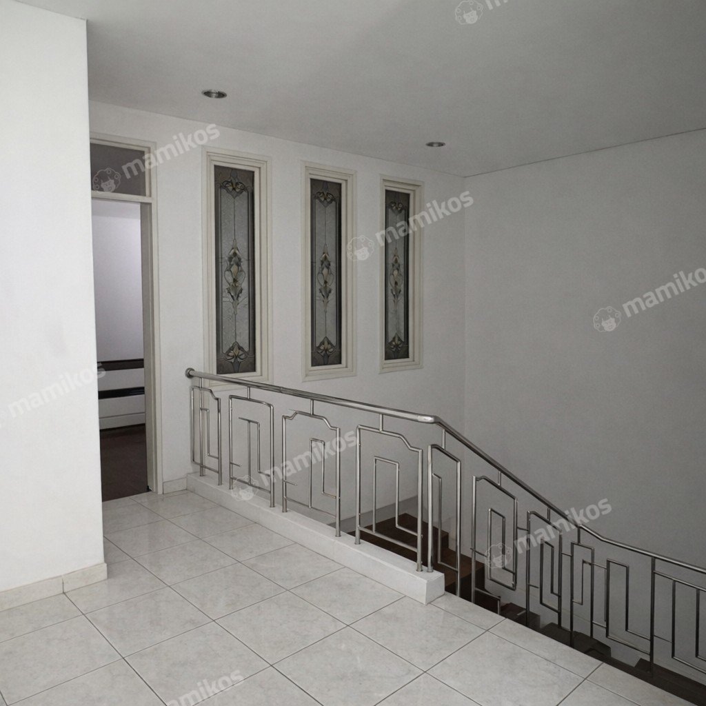 Rumah Sertifikat SHM 1 Lantai Joglo Jakarta Barat - Photo 3