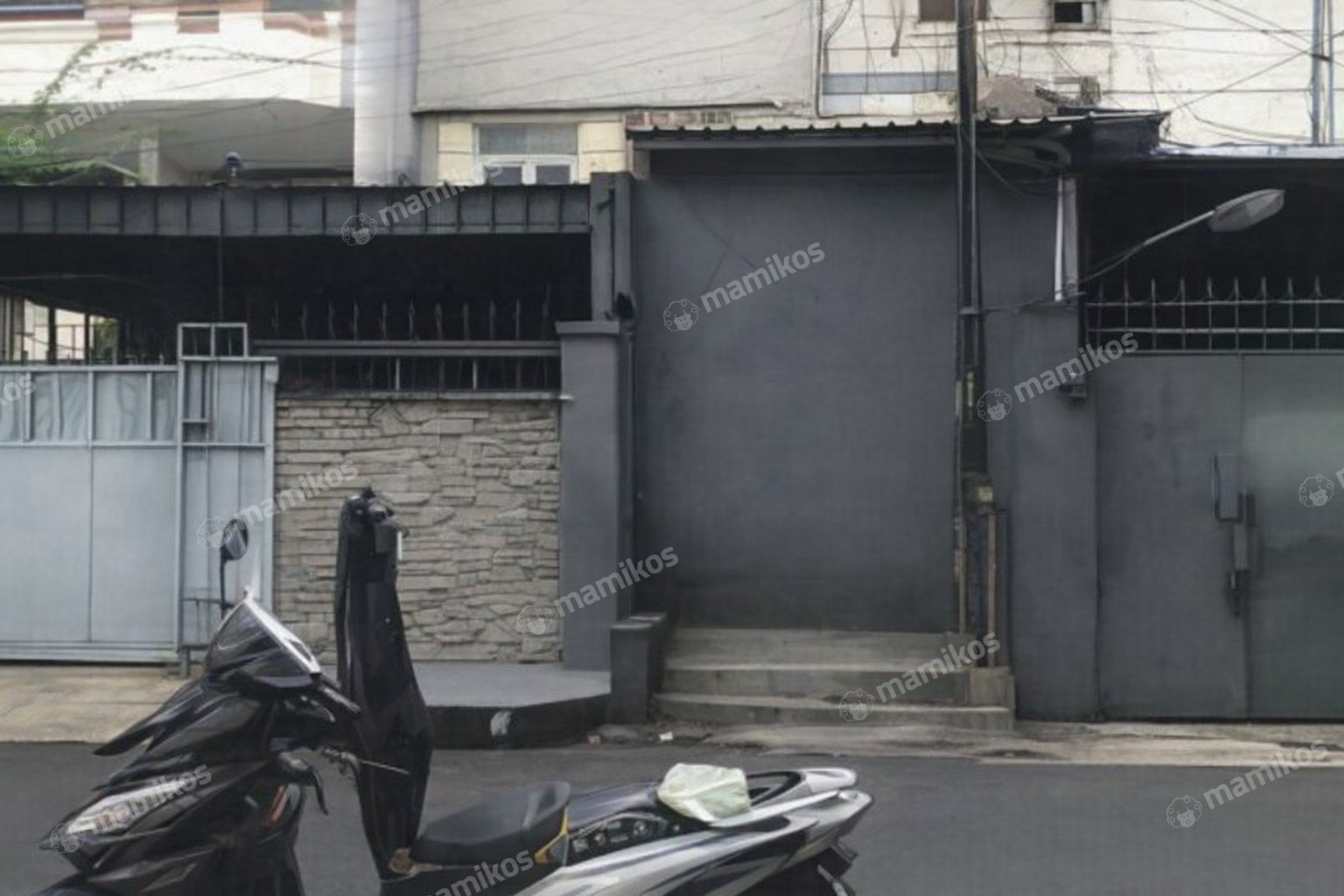 Rumah Sertifikat SHM 13 Kamar Tidur 13 Kamar Mandi Kota Jakarta Barat
