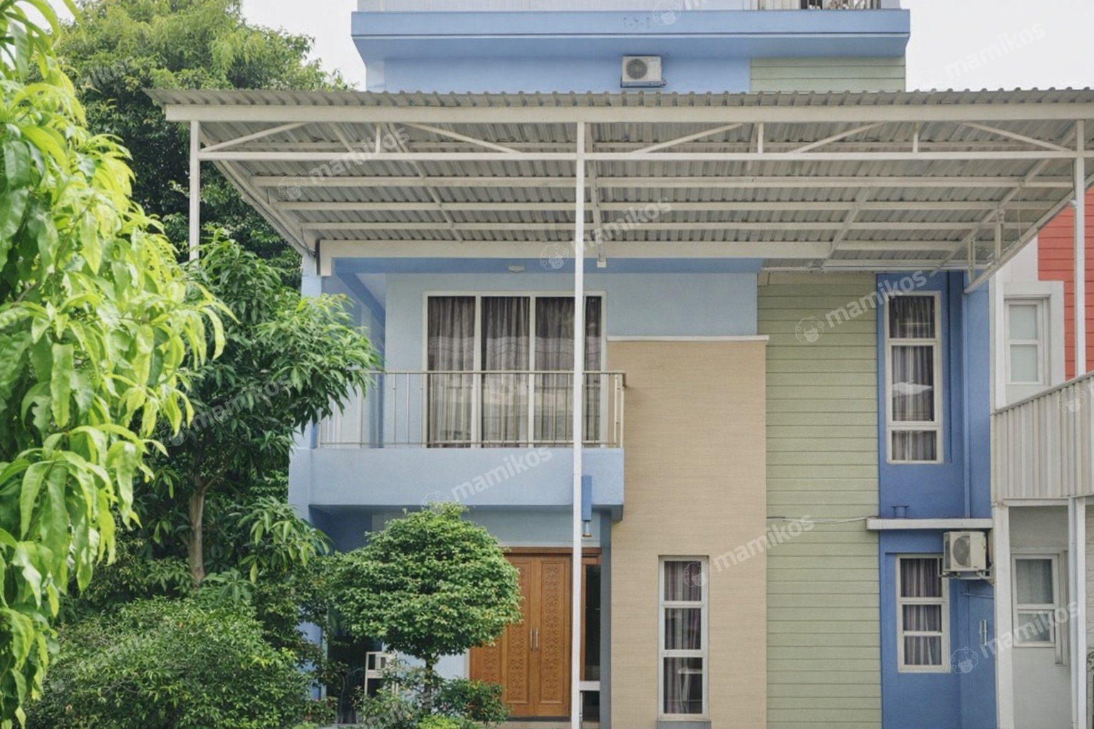 Rumah 5 Kamar Tidur 4 Kamar Mandi 4 Lantai Cengkareng Jakarta Barat